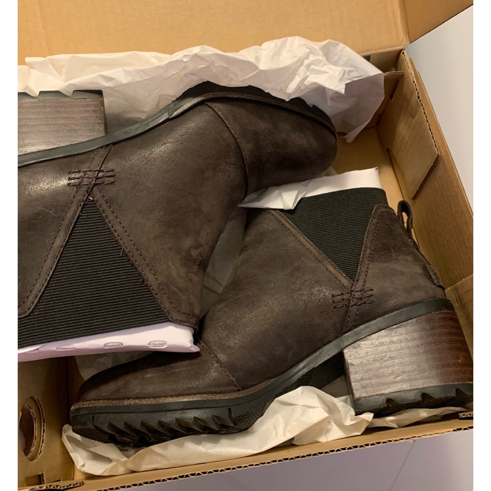 Sorel cate booties